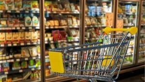 Σούπερ μάρκετ: Άρχισαν τα πλαφόν και στα φυσικά καταστήματα
