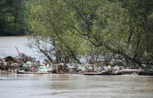 Ασφυκτιά ο Αξιός Ποταμός - Μεγάλος κίνδυνος πλημμυρών