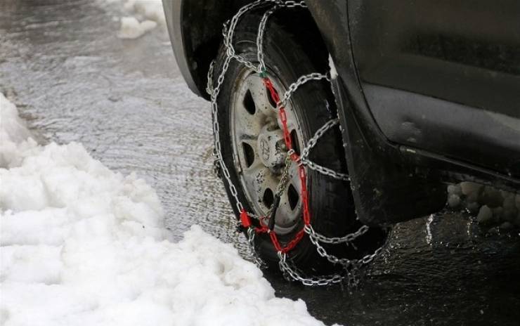 Αντιολισθητικές αλυσίδες απαιτούνται σε τμήμα του οδικού δικτύου στην Ημαθία λόγω της χιονόπτωσης