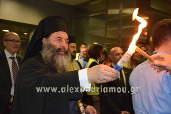 To alexandriamou.gr στην Τελετή Αφής του Αγίου Φωτός στη Θεσσαλονίκη - Συνέντευξη του Υφυπουργού Εξωτερικών(φωτο-βίντεο)
