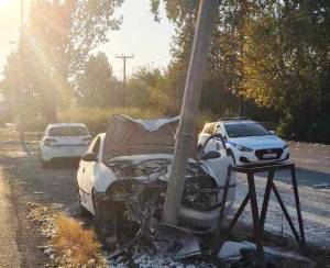 Αλεξάνδρεια: Αυτοκίνητο ¨έπεσε¨ σε κολόνα και τυλίχτηκε στις φλόγες