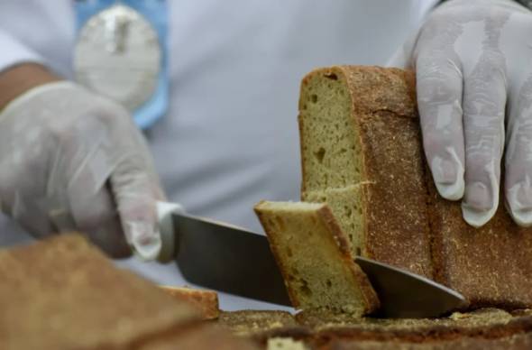 Είπαμε το ψωμί... ψωμάκι: Σοκάρουν οι αυξήσεις στο οικογενειακό καλάθι, «ανεξέλεγκτη» η ακρίβεια