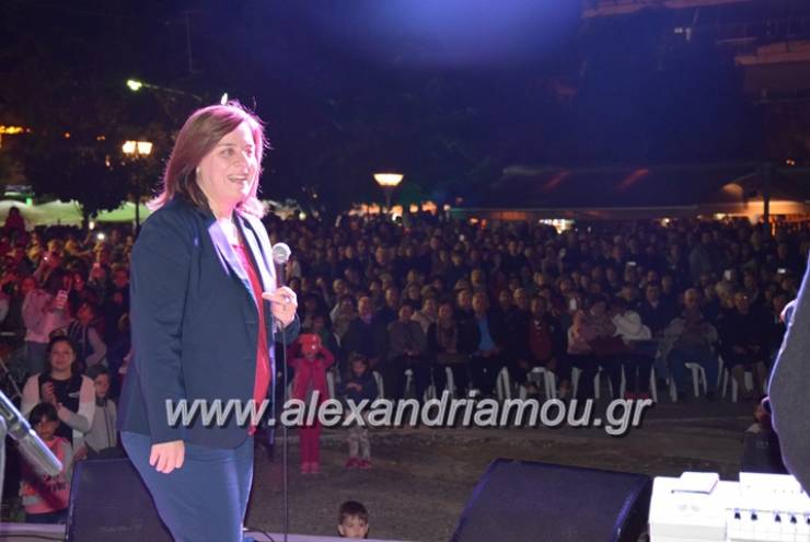 Ξεσήκωσε το πλήθος η Γωγώ Τσαμπά στην 14η Γιορτή Πίτας στην Αλεξάνδρεια (Βίντεο)