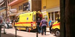 Ανδρας με τσεκούρι επιτέθηκε σε υπαλλήλους μέσα στη ΔΟΥ Kοζάνης - Σε κρίσιμη κατάσταση εφοριακοί