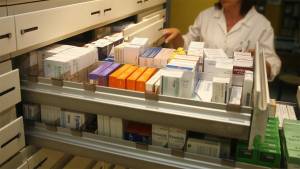 Συνταγογράφηση φαρμάκων: Τέλος οι γιατροί – Θα γίνονται με SMS