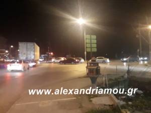 Κυκλοφοριακό χάος στη διάβαση του ΟΣΕ στην Αλεξάνδρεια (φώτο-βίντεο)
