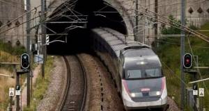 Τρένο με 325 επιβάτες από Θεσσαλονίκη για Αθήνα “έμεινε” σε σήραγγα λόγω βλάβης