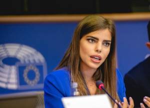 Μαρία Ωραιοζήλη Κουτσουπιά-Υπ.ευρωβουλευτής ΝΔ:Εάν συνεχίσουν να αμφισβητούν τη Συμφωνία των Πρεσπών θα την καταγγείλουμε