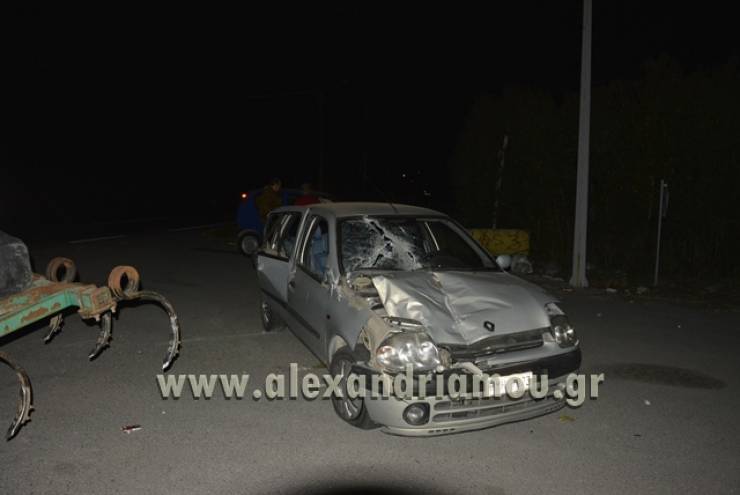 Τροχαίο ατύχημα στην ΠΕΟ ΑΛΕΞΑΝΔΡΕΙΑΣ-ΒΕΡΟΙΑΣ- Αυτοκίνητο συγκρούστηκε με γεωργικό ελκυστήρα