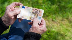 620 ευρώ αναδρομικά σε συνταξιούχους -Ποιοι θα τα πάρουν άμεσα