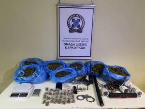 Από το Τμήμα Ασφάλειας Βέροιας συνελήφθη ημεδαπός για διακίνηση ναρκωτικών και παράνομη οπλοκατοχή