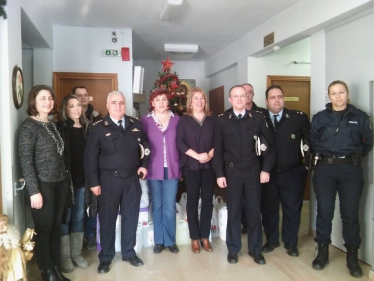 Επίσκεψη των Αστυνομικών της Νάουσας στο γηροκομείο