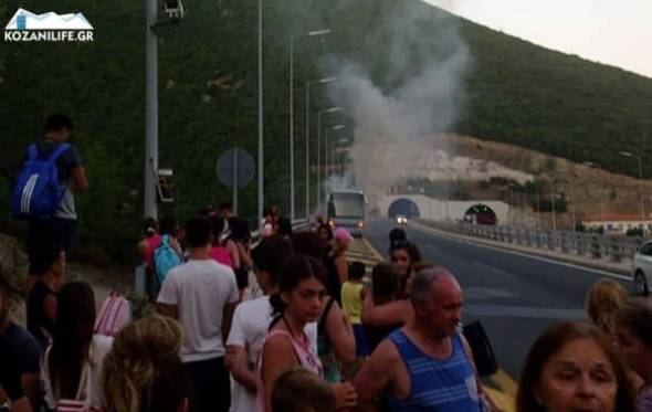 Ημαθία:Φωτιά σε τουριστικό λεωφορείο στην Εγνατία Οδό στη Σ10