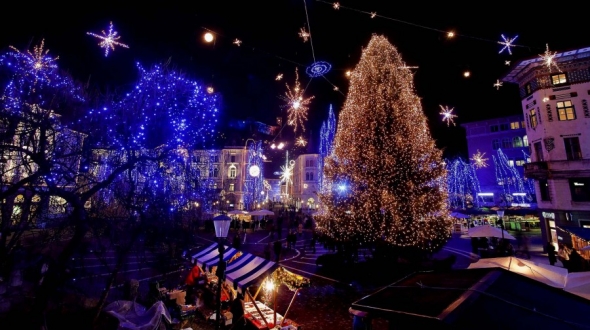 Το Σάββατο 5 Δεκεμβρίου το άναμμα του Χριστουγεννιάτικου δέντρου στην Κορυφή