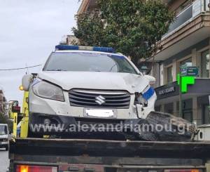 Περιπολικό συγκρούστηκε με Ι.Χ. αυτοκίνητο στην Αλεξάνδρεια