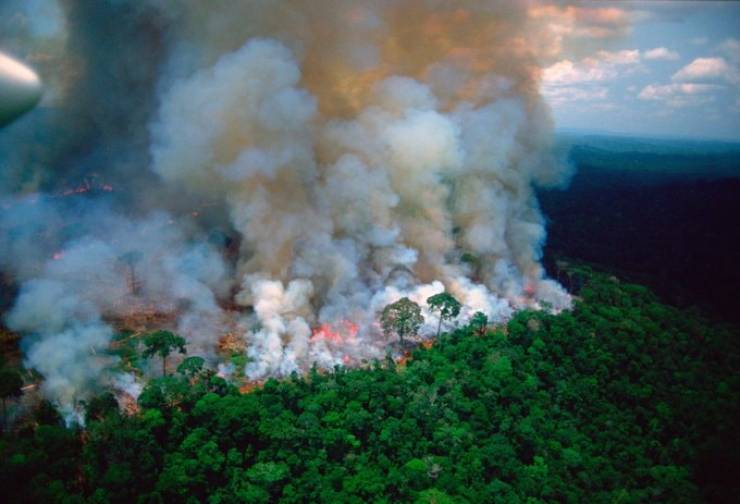 Αμαζόνιος: «Βαριανασαίνει» ο πλανήτης - Φλέγεται ο «πνεύμονας» της Γης