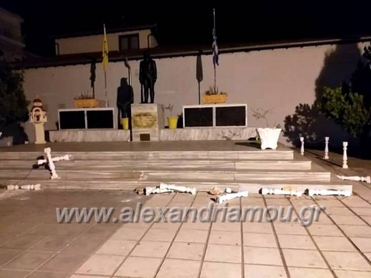 Βανδάλισαν το μνημείο Γενοκτονίας των Ελλήνων του Πόντου στην Αλεξάνδρεια (φώτο)