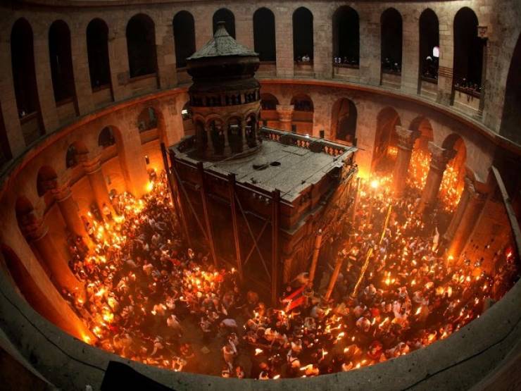 Χωρίς πιστούς μετά από 671 χρόνια ο Πανάγιος Τάφος - Τι θα γίνει με το Άγιο Φως