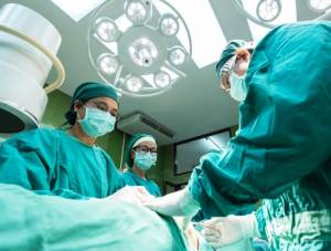 Δημόσια νοσοκομεία: Σε αυτές τις 3 περιπτώσεις θα πληρώνουν οι πολίτες - Τι ισχύει με τα απογευματινά χειρουργεία