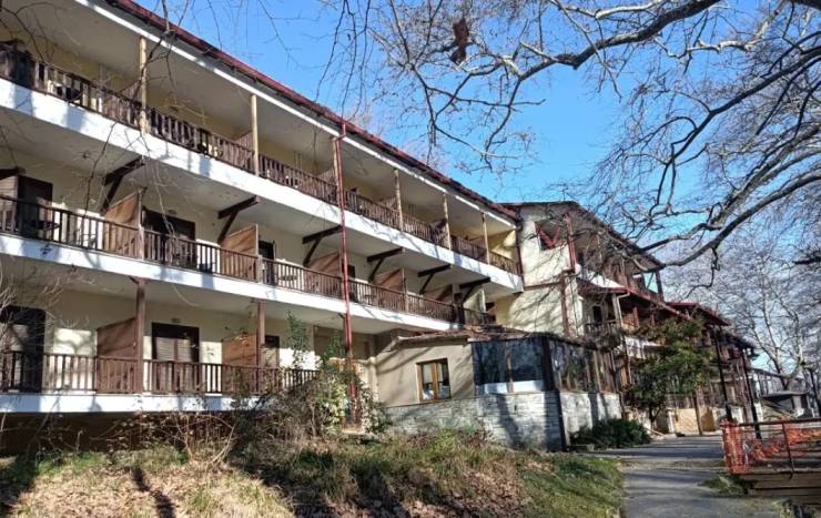 Νάουσα: Άνοιξε ο δρόμος αξιοποίησης του ξενοδοχείου Βέρμιον στον Άγιο Νικόλαο - Ήταν κλειστό από το 2015