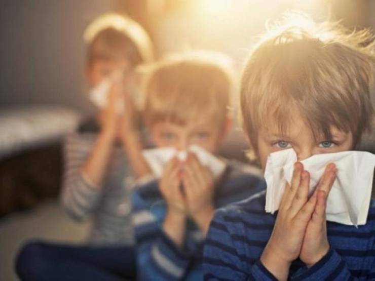 Υπουργείο Παιδείας: Δεν θα μετρούν οι απουσίες των μαθητών λόγω γρίπης