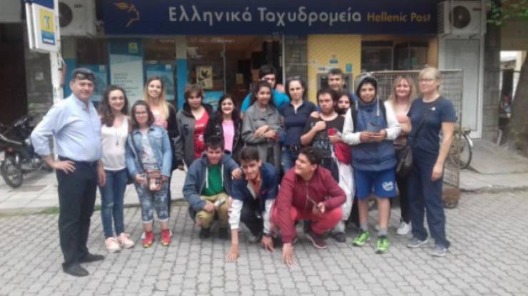 Μαθητές του ΕΕΕΕΚ Αλεξάνδρειας επισκέφτηκαν τα ΕΛΤΑ και την Τράπεζα Πειραιώς