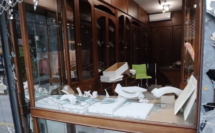 Εξιχνιάστηκε διάρρηξη κοσμηματοπωλείου στην Ημαθία, όπου αφαιρέθηκαν κοσμήματα αξίας πάνω από 80.000 ευρώ