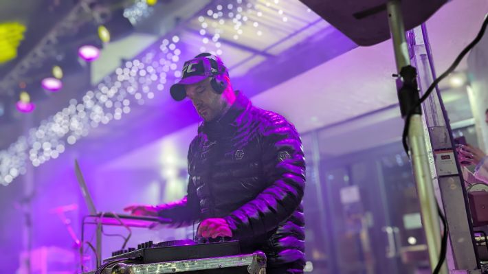 PXL_20251208_182037045.PORTRAIT