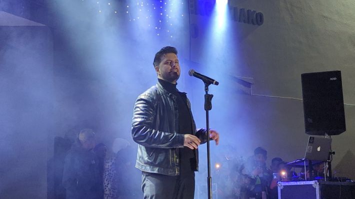 PXL_20251208_191047006