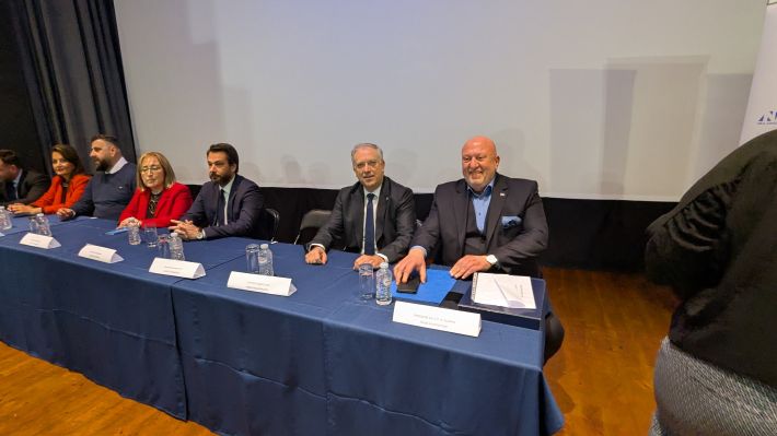 PXL_20260215_161629566