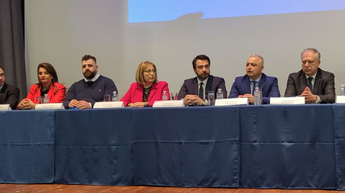 PXL_20260215_161944440