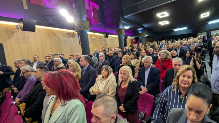 PXL_20260215_162552918