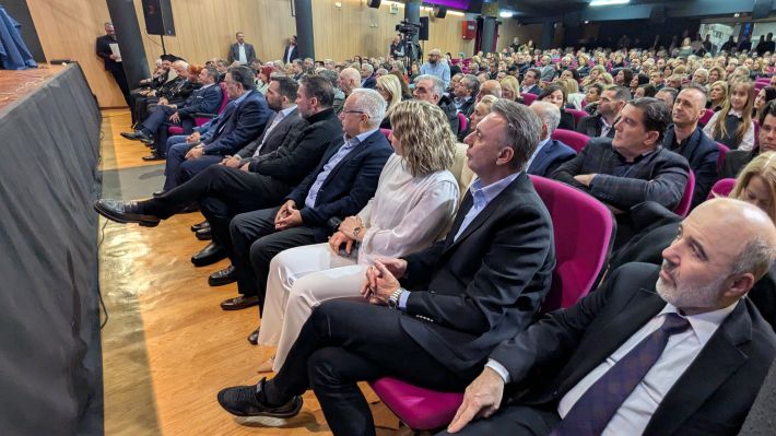 PXL_20260215_163111192