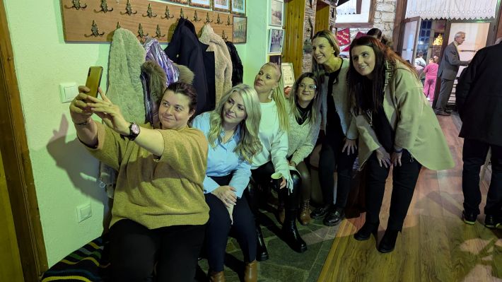 PXL_20251126_164957718