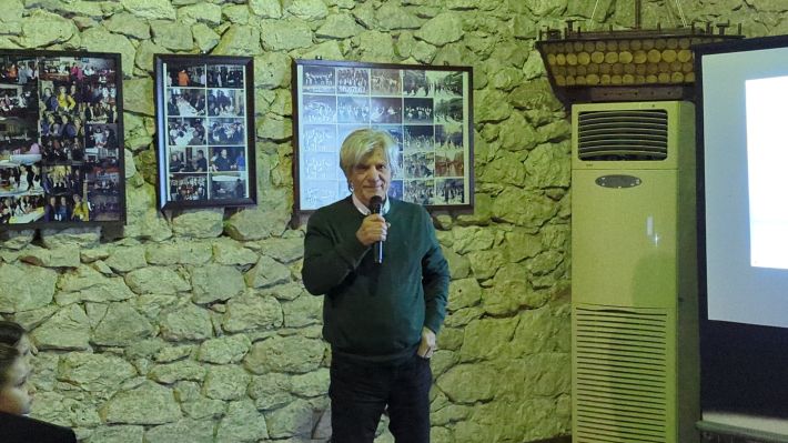 PXL_20251126_170838656