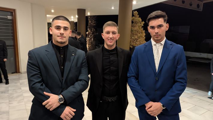 PXL_20251220_190248632