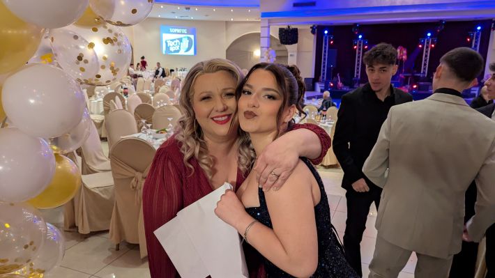 PXL_20251220_190330874