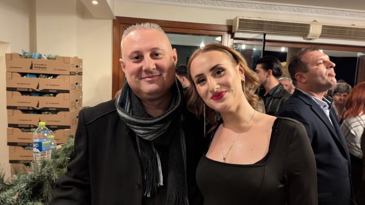 PXL_20251220_194234351