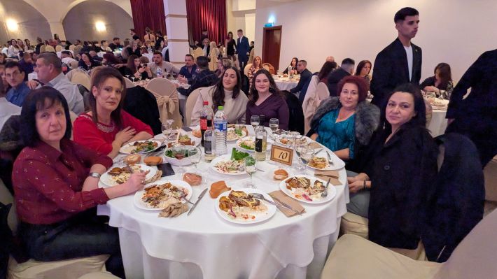 PXL_20251220_200436948