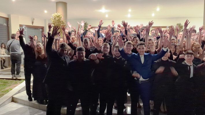 PXL_20251220_201629047