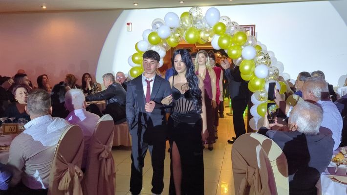 PXL_20251220_202227757