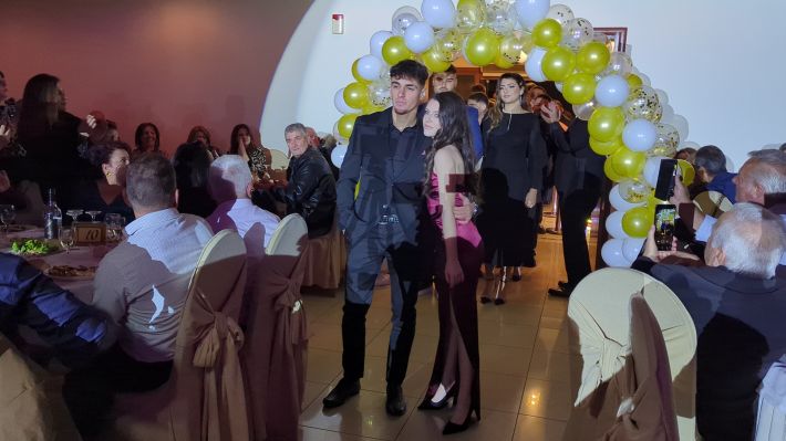 PXL_20251220_202243365