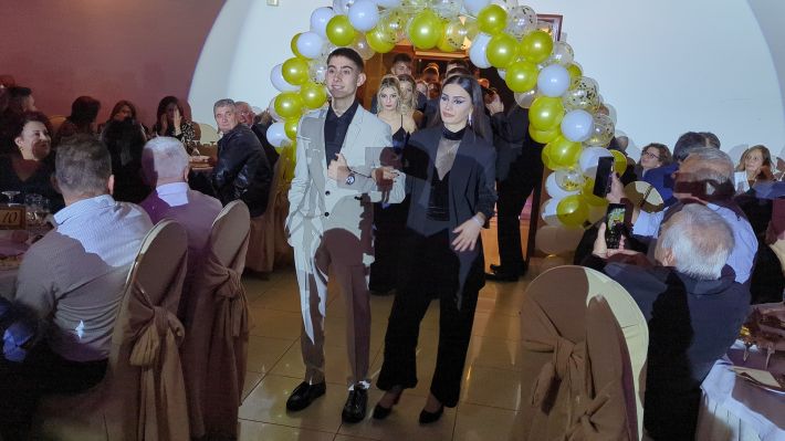 PXL_20251220_202255334