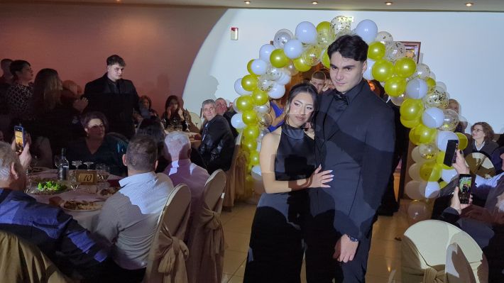 PXL_20251220_202329948