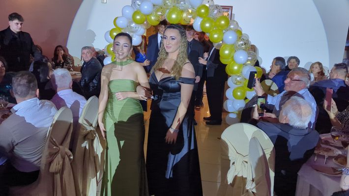 PXL_20251220_202355223