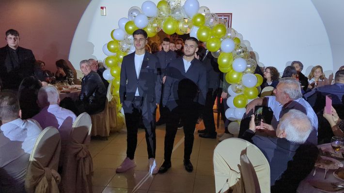 PXL_20251220_202442411