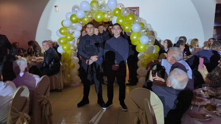 PXL_20251220_202448743