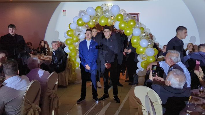 PXL_20251220_202453944