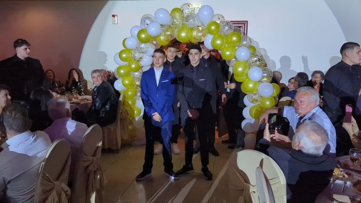 PXL_20251220_202454679