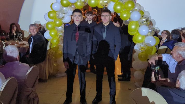 PXL_20251220_202527669